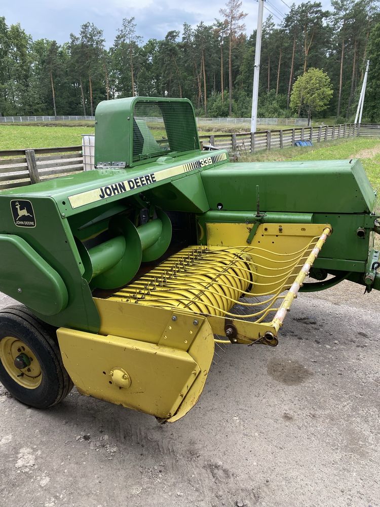 Продається тюковий прес-підбирач John Deere 339