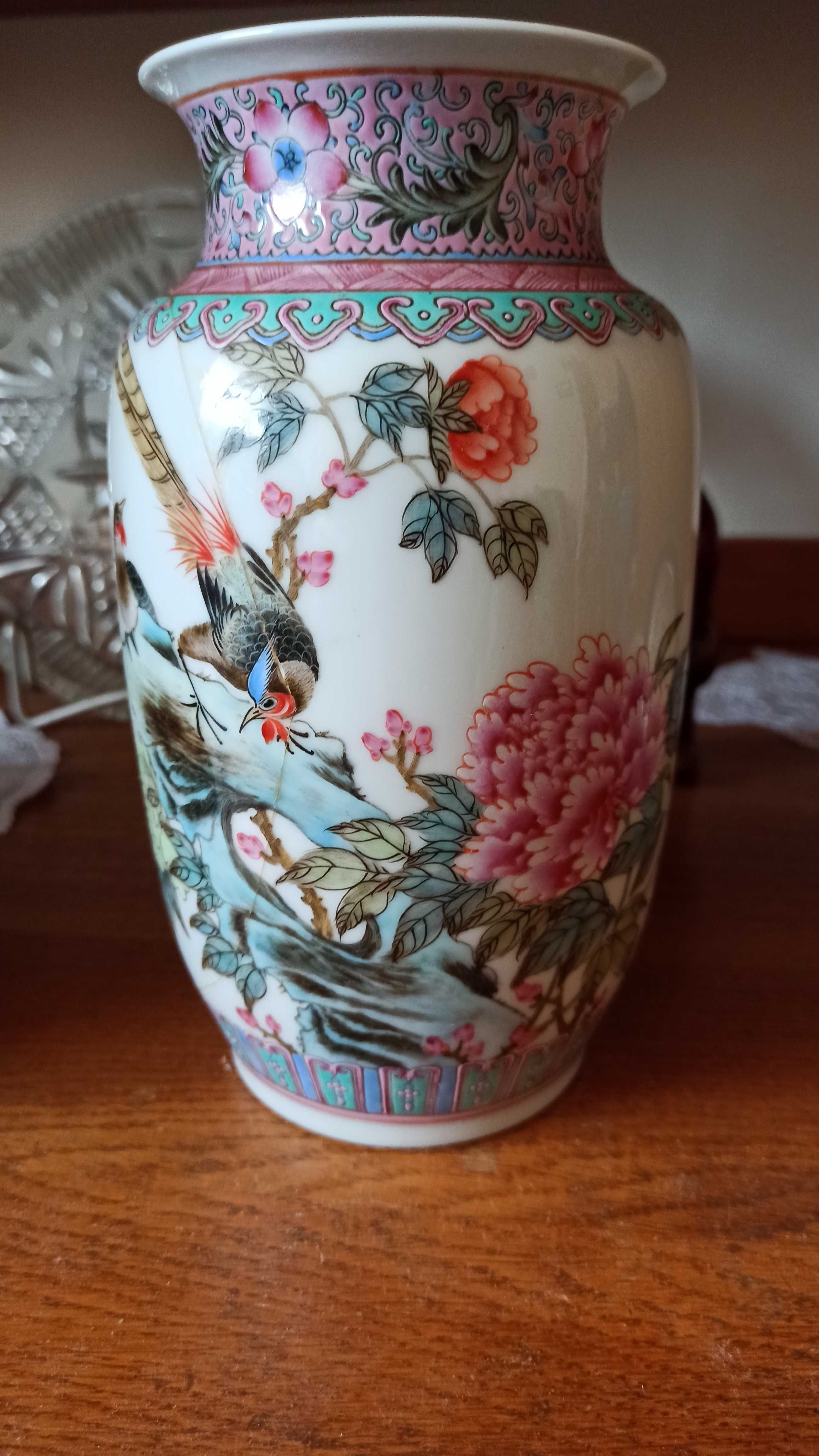 Chińska ceramika, wazon z czasów PRL