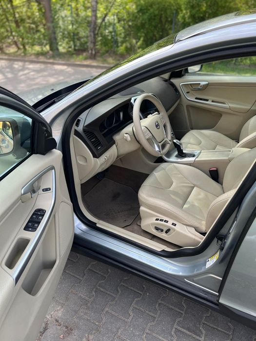 Volvo XC60 2012r. 3.0l 304km 4x4