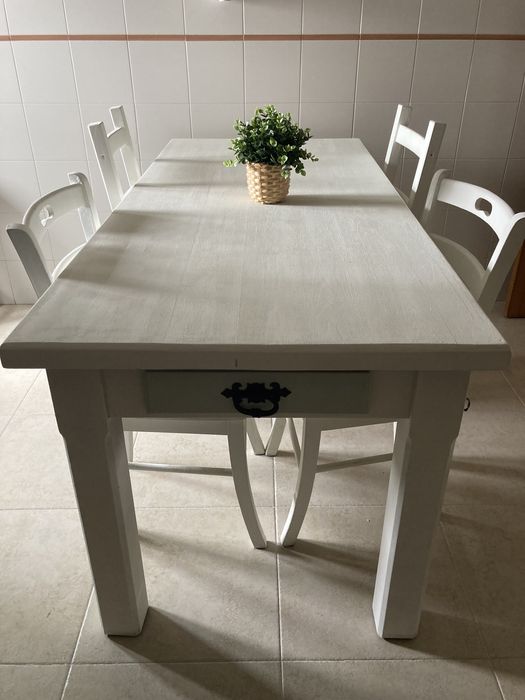 Mesa de madeira rústica