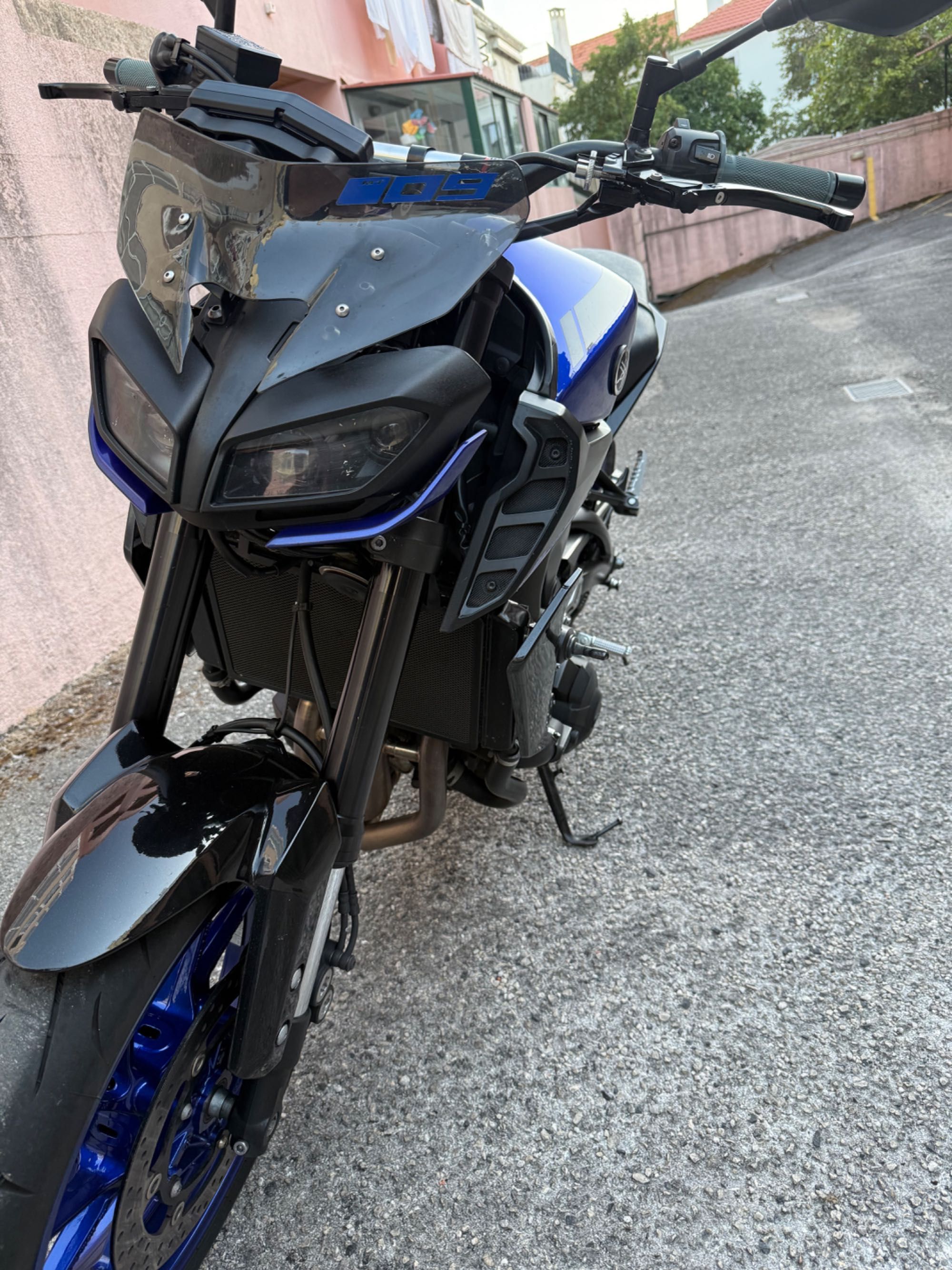 Yamaha MT-09 como nova
