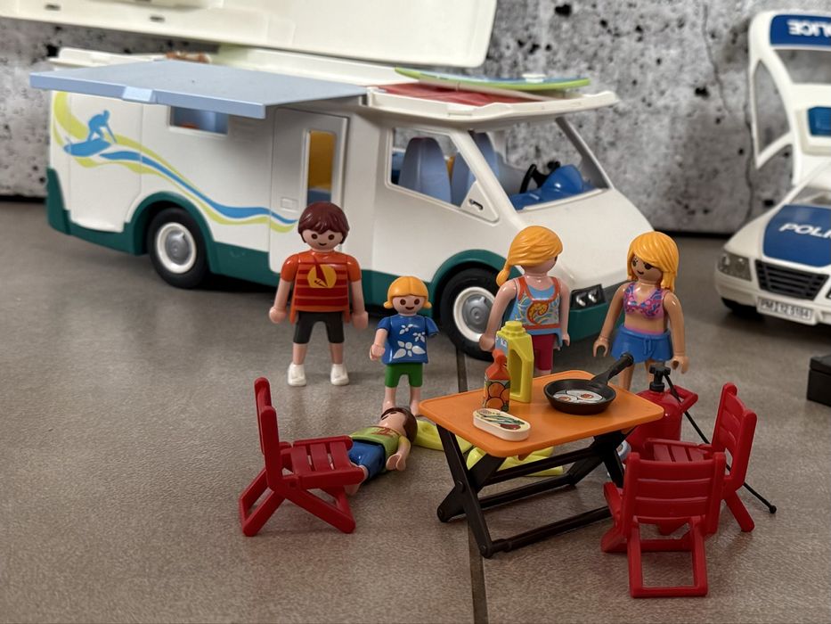 Playmobile kamper + policja