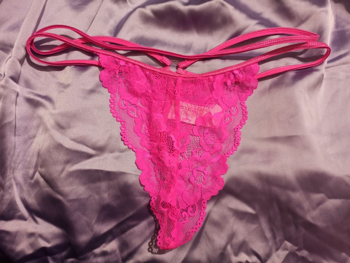 44 46 Majtki stringi nowe Boohoo neonowy róż Plus Size stringi