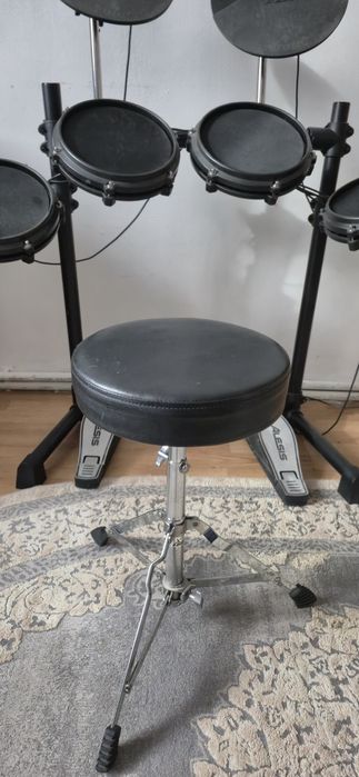 Електронна ударна установка Alesis Turbo