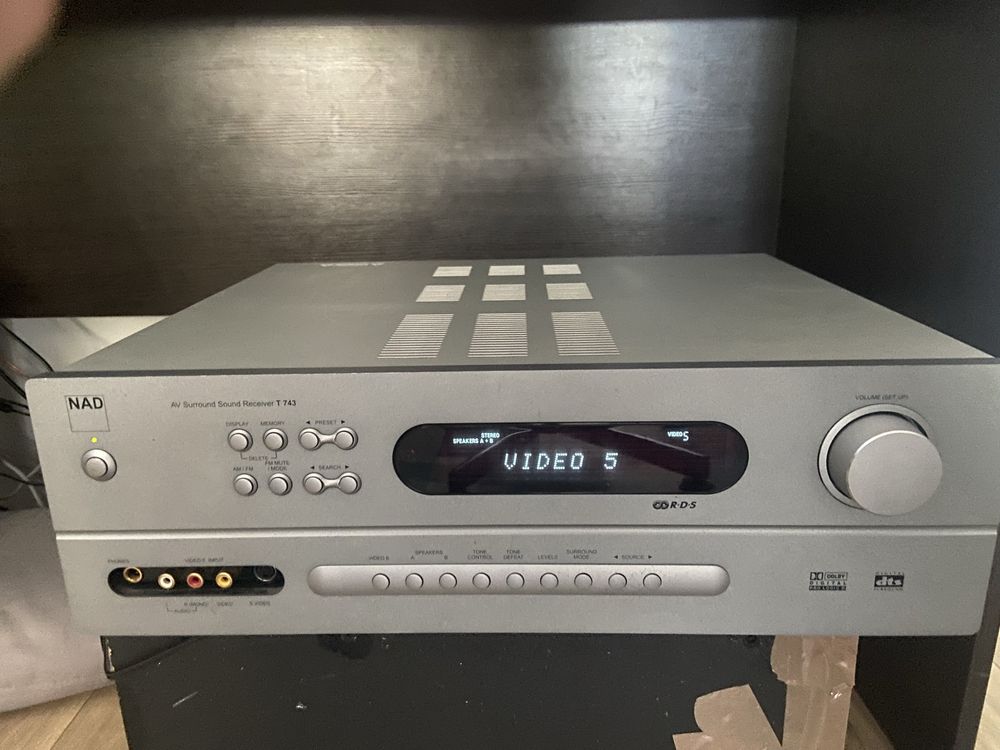Wzmacnacz NAD T 743