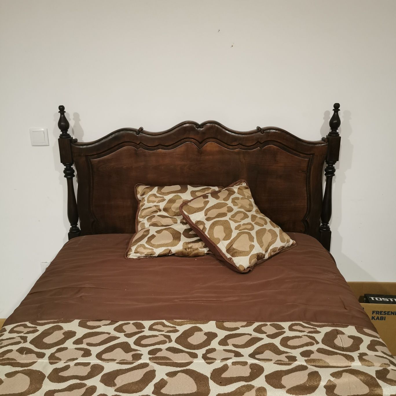 Mobilia e cama quarto