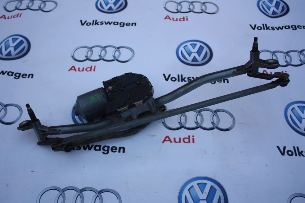 Трапеция  дворников Audi AA4 A6 С5 С6 моторчик, трапеция