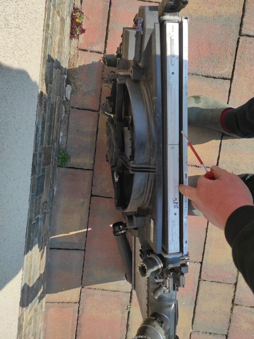 Sprzedam do renault captur I lift 1.3 tce chłodnice intercooler woda