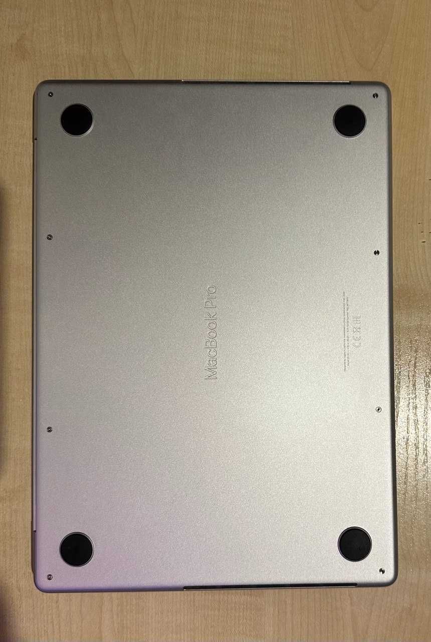 Macbook Pro 2021 M1 Pro 16 / 512 GB  - EN\RU Keyboard