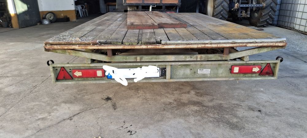 Reboque / atrelado 2 eixos