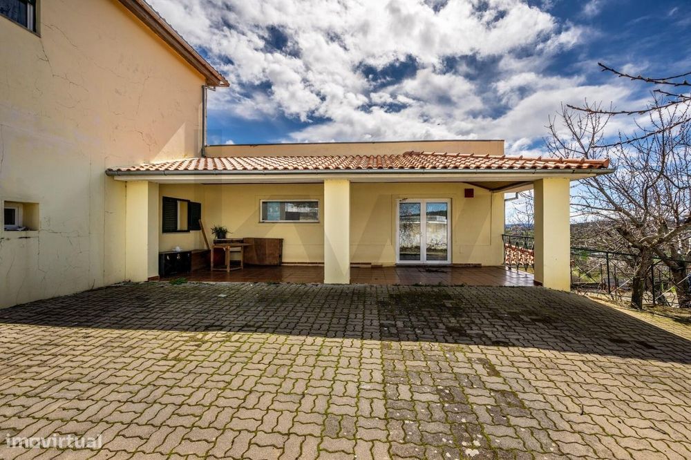 Moradia com Oportunidade de Investimento