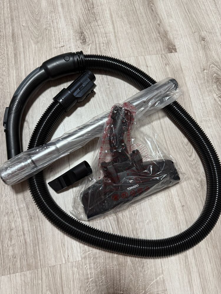 Пилосос Tomado 700 WATT TVC2501B