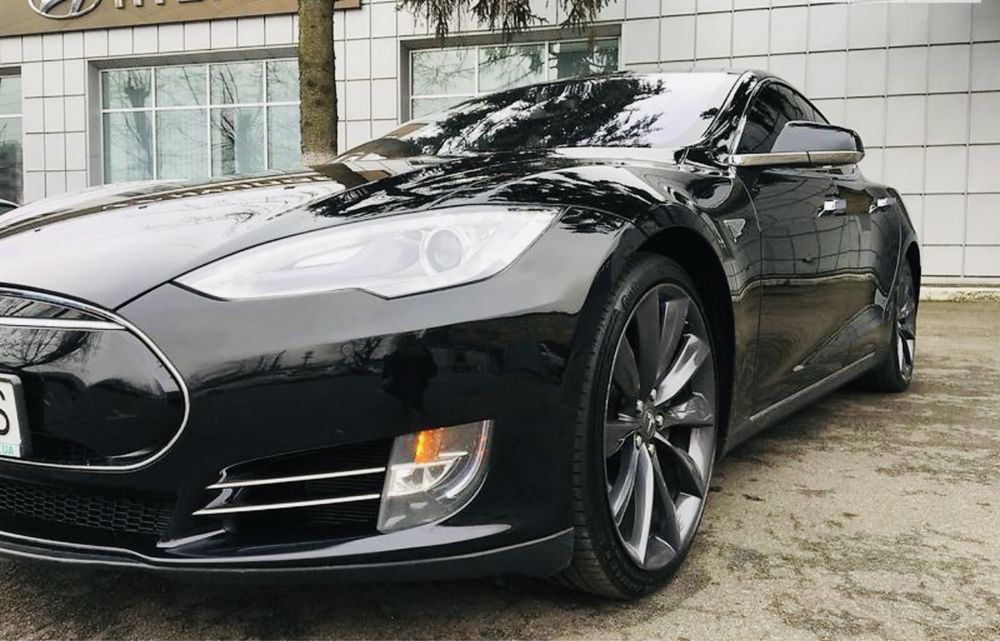 Tesla Model S 2014