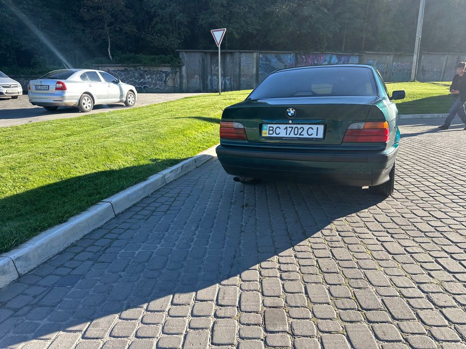 BMW 320I 2,0 автомат 1996р