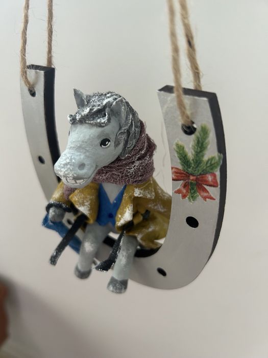 Игрушка на ёлку Конь в пальто