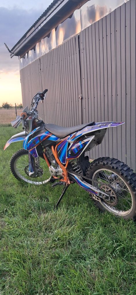 Cross alfarad 250