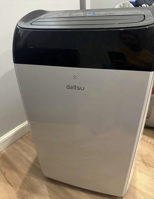 Ar condicionado Portartil DAITSU APD-12FCX c/ bomba de calor e Wi-fi