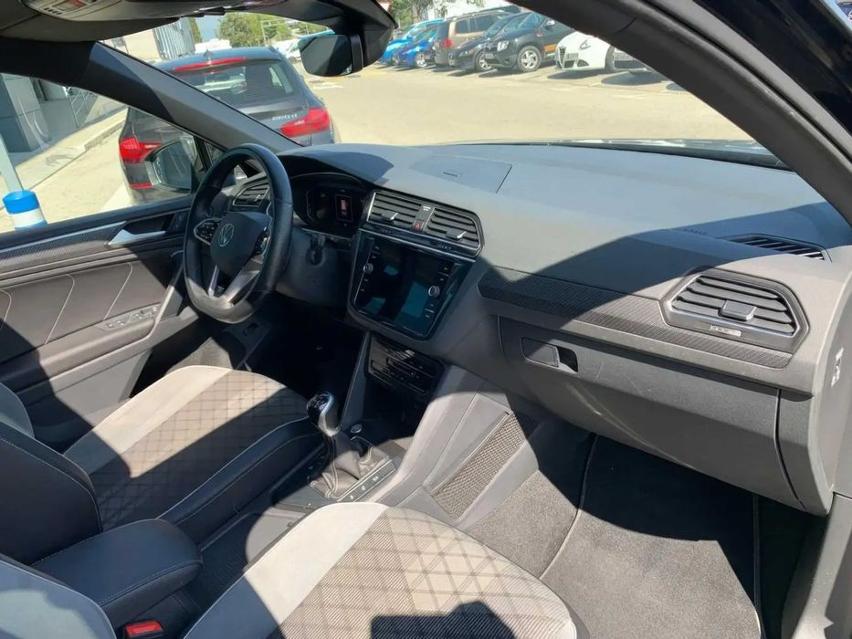 Volkswagen Tiguan R-Line      2022