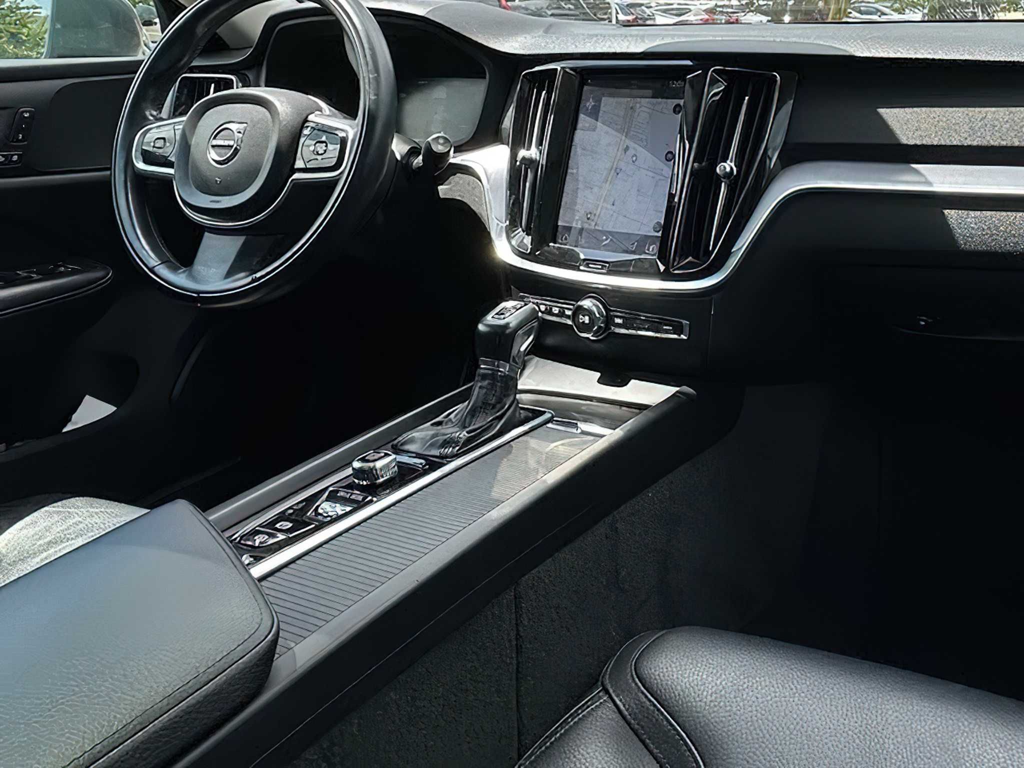 Volvo V60   2020