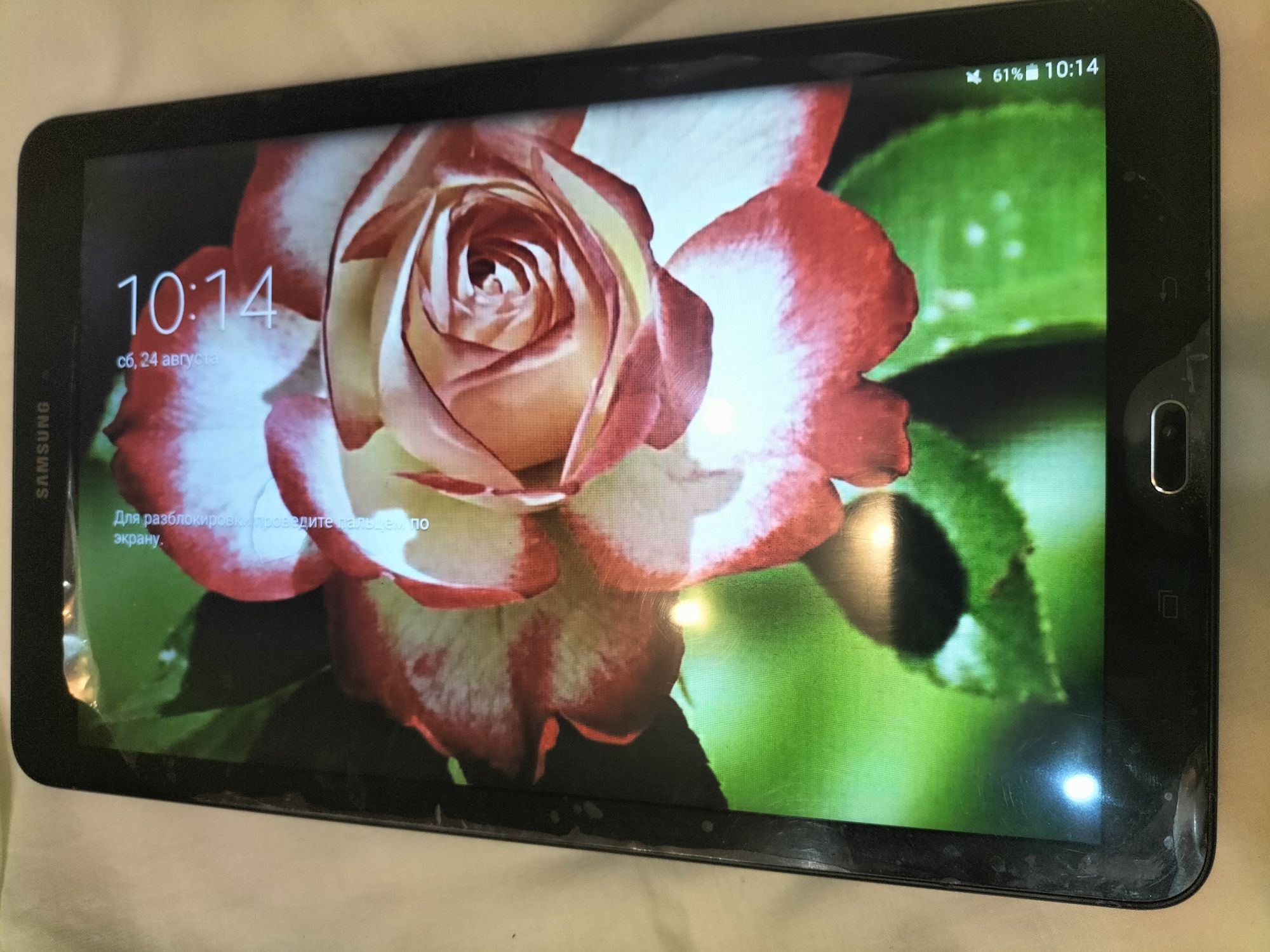 Планшет Samsung sm-t560