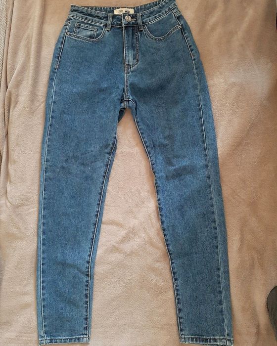 Сині джинси моми Mom