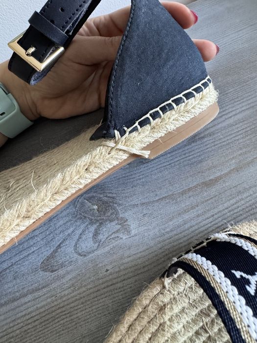 Sandaly espadryle tommy hilfiger 40 defekt