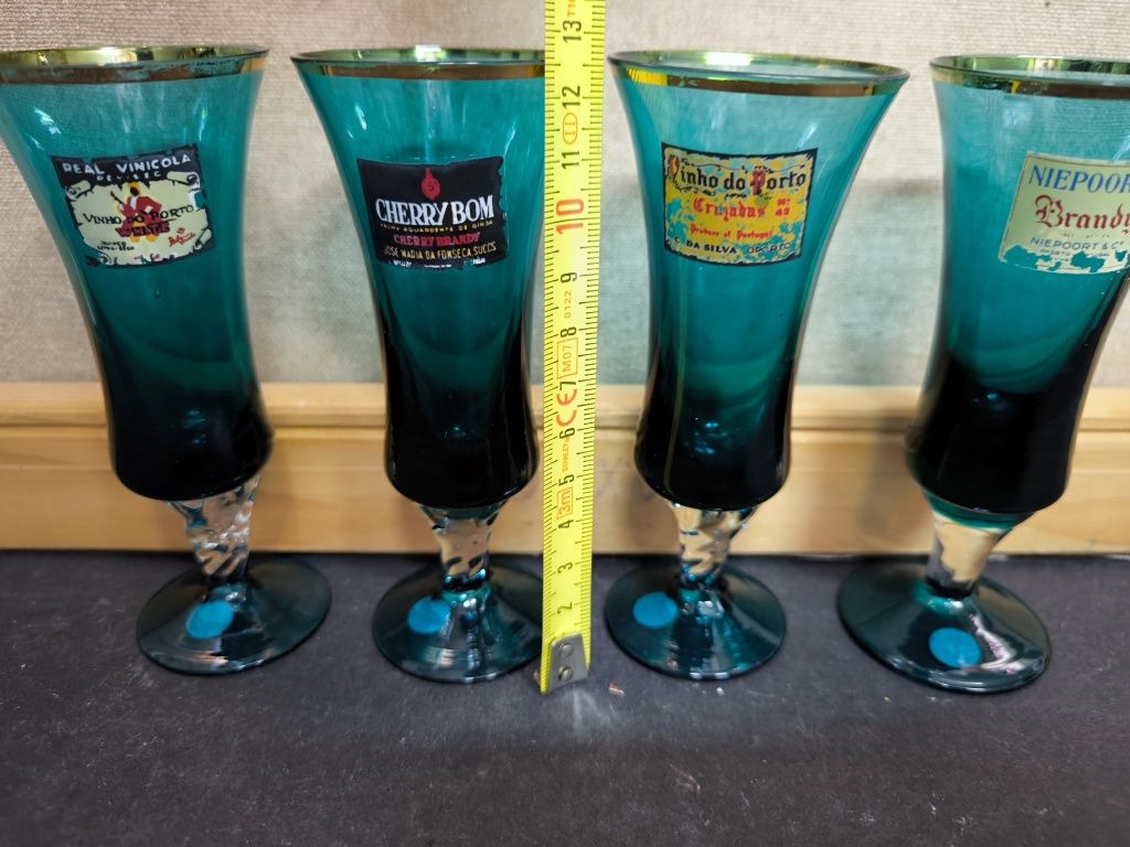 4 Copas de Licor - Vidro Verde Escuro