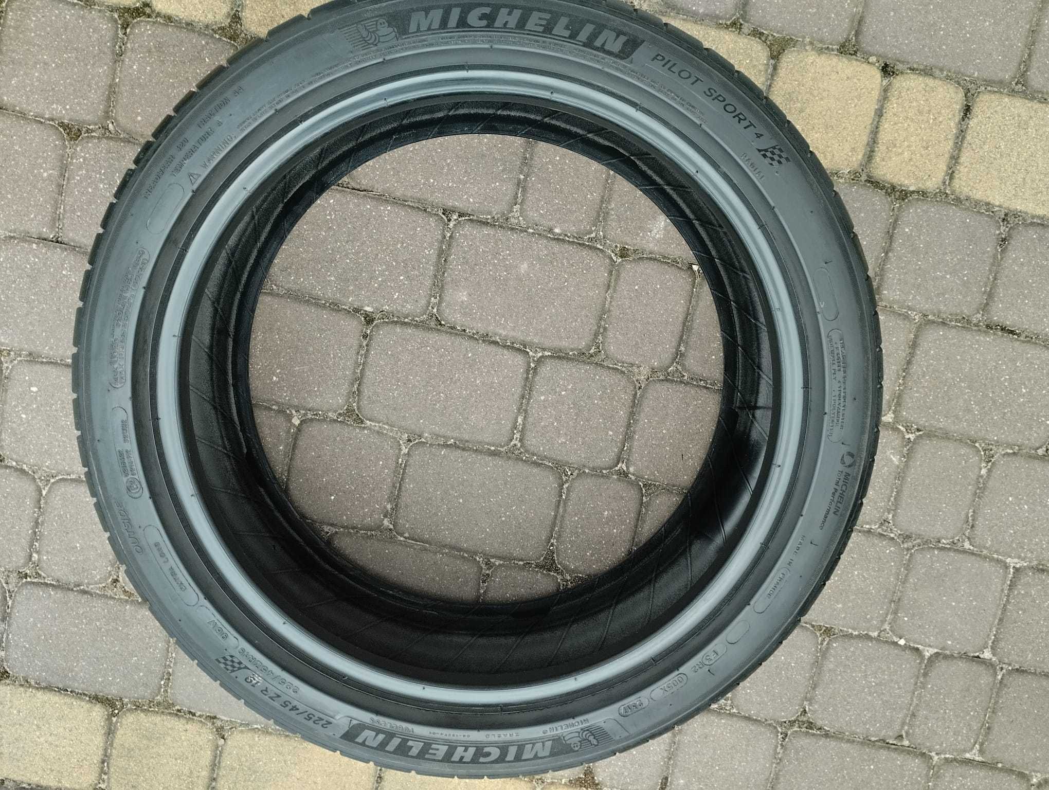 Opony Letnie Michelin Pilot Sport 4 225/45 ZR19 96W