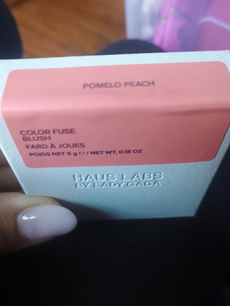 Róż na policzki haus labs by lady gaga kolor pomelo peach