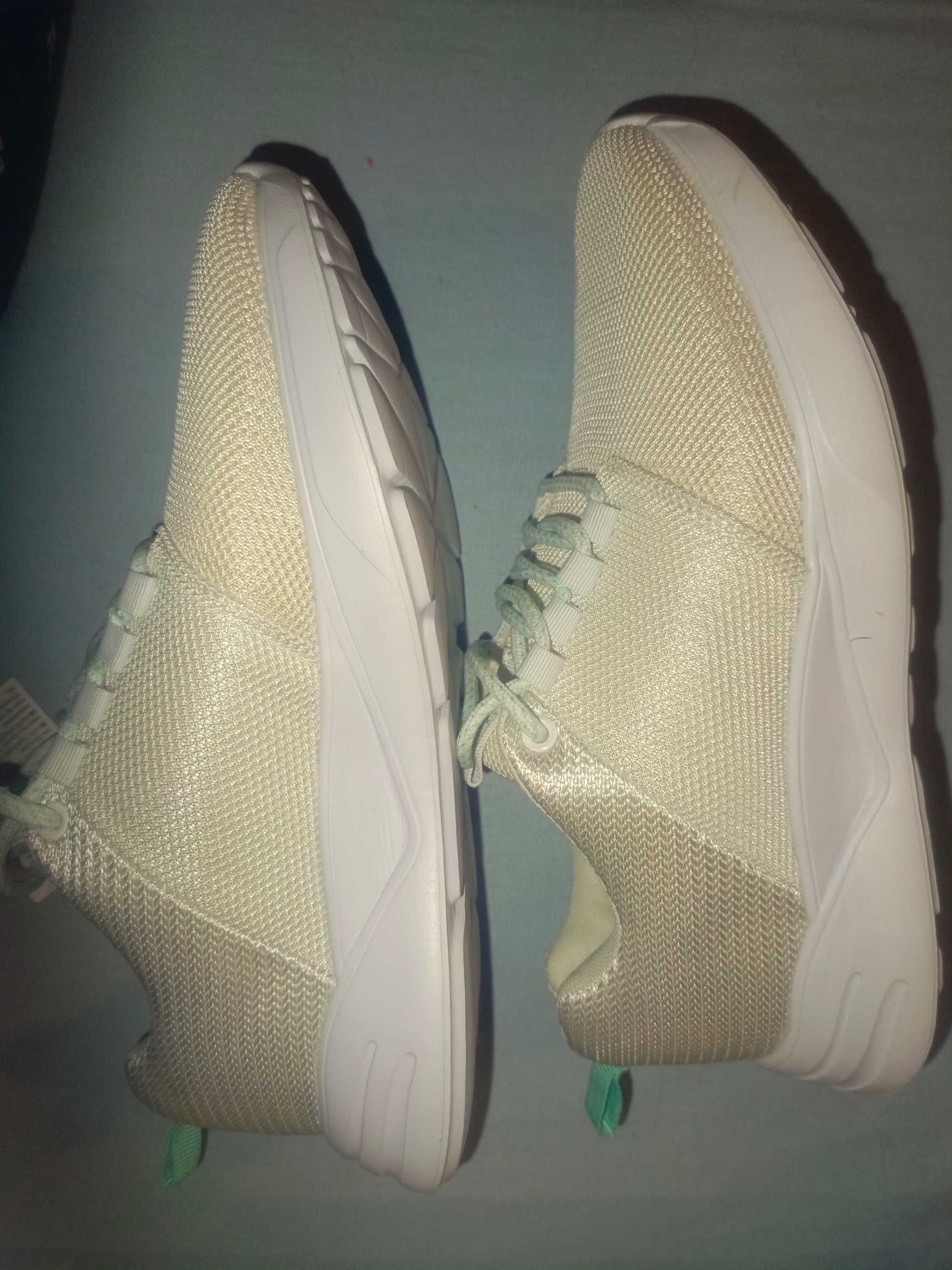 Inextenso: Białe, lekkie sneakersy 39