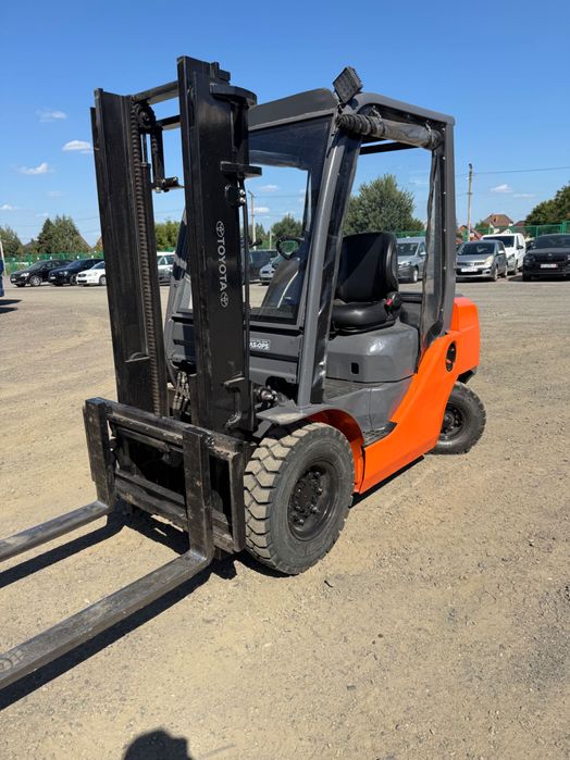 Навантажувач вилковий