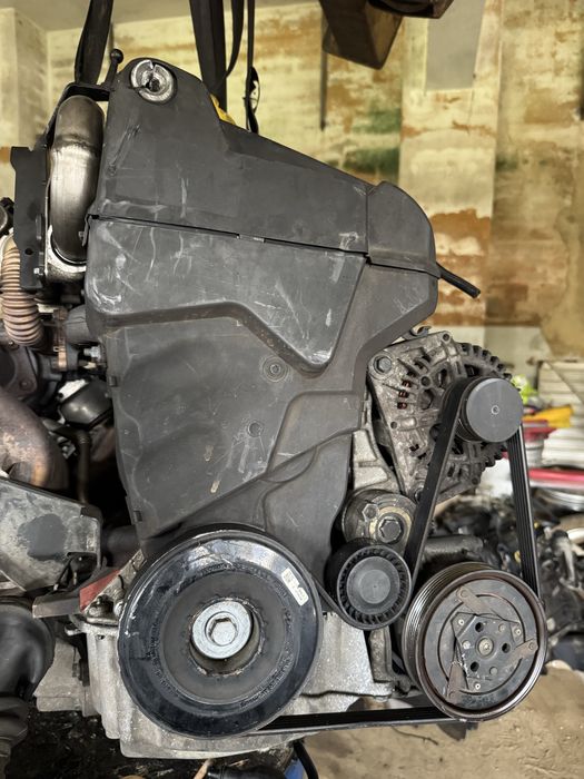 Motor Renault 1.5 DCI k9k732 Motor de arranque na frente