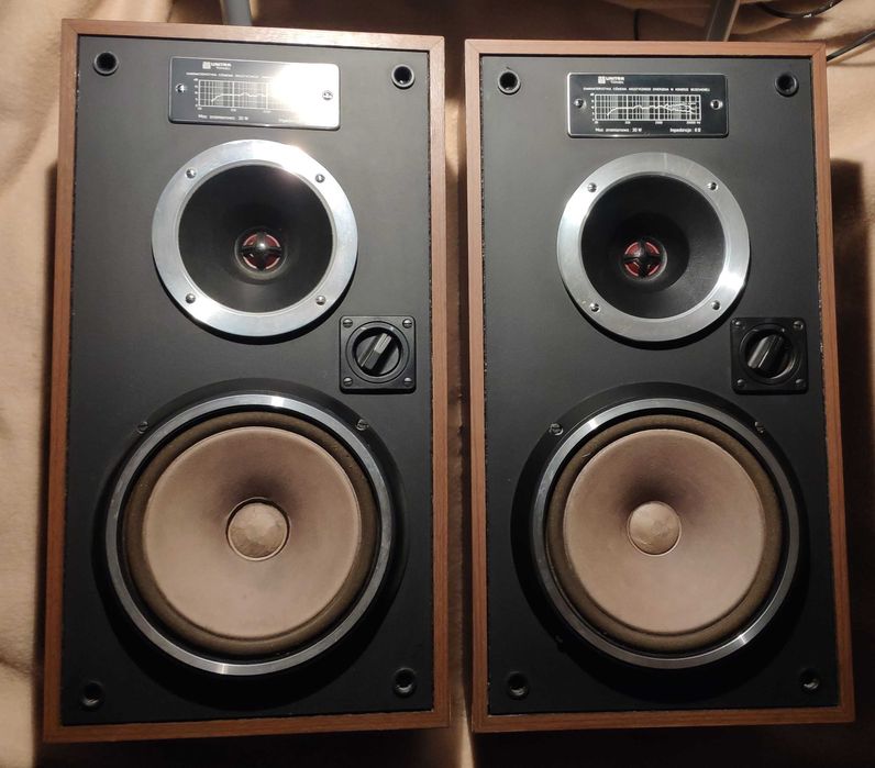 Kolumny głośnikowe unitra tonsil ZG 30C 115 z roku 1981