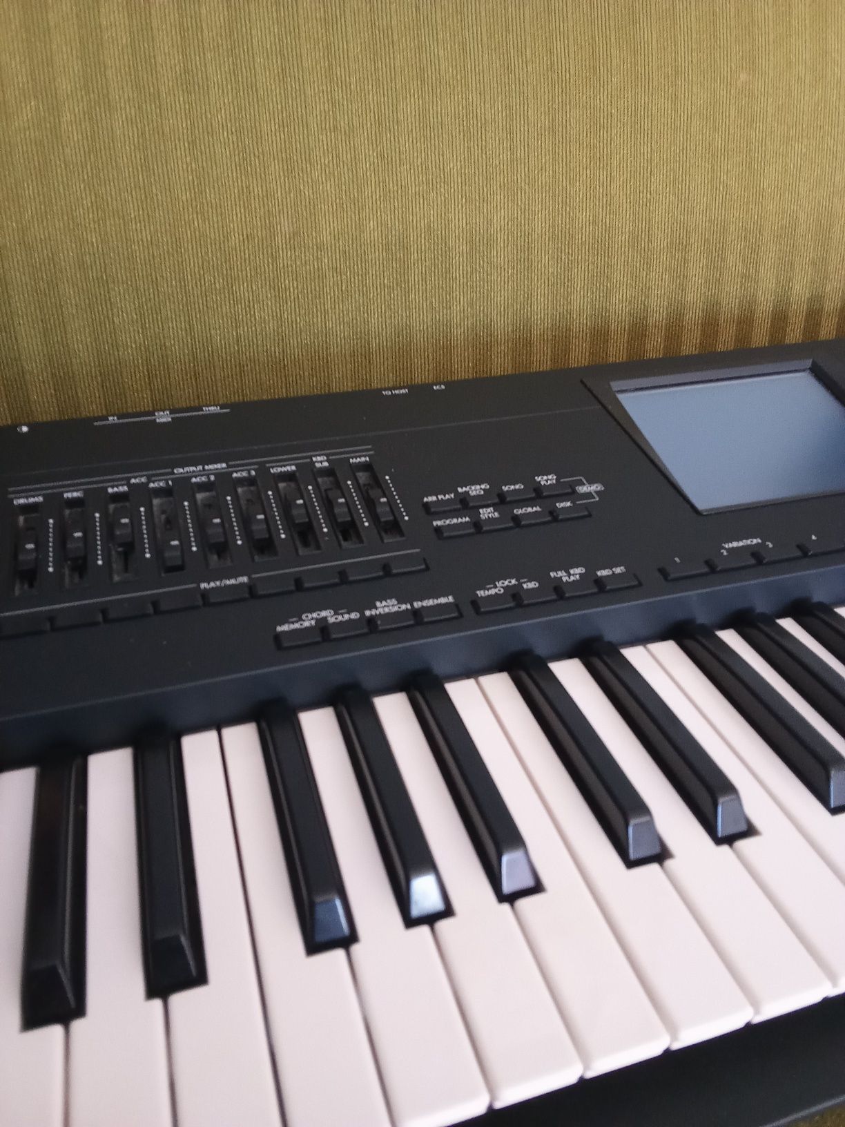 Korg i30 HD SYNTEZATOR KEYBOARD stan idealny