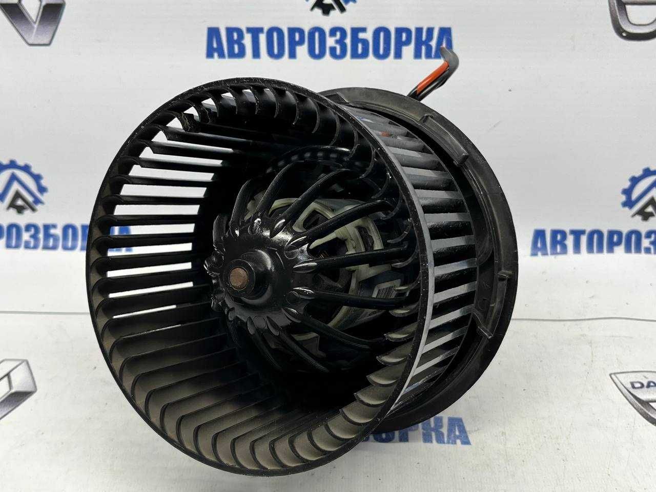 Вентилятор пічки Renault Clio 3 (2005-2013) Моторчик пічки Рено Кліо 3