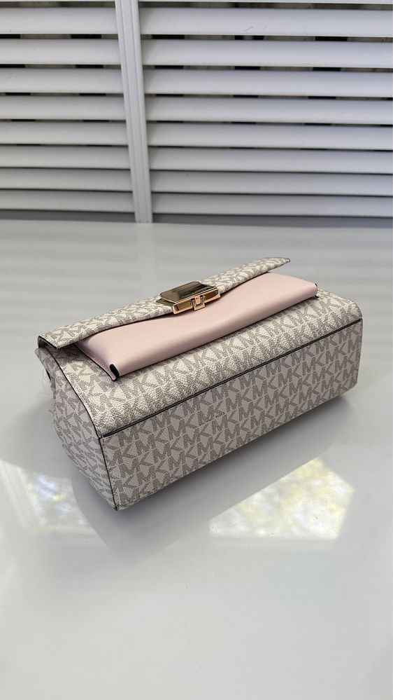 Молочна з рожевим сумка Lita Medium Vanilla Pink Michael Kors