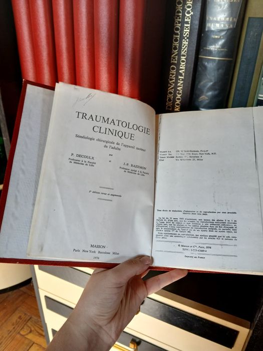 Varios livros antigos de medicina