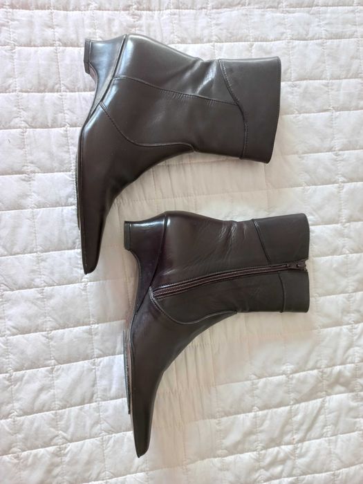 Botas castanhas novas