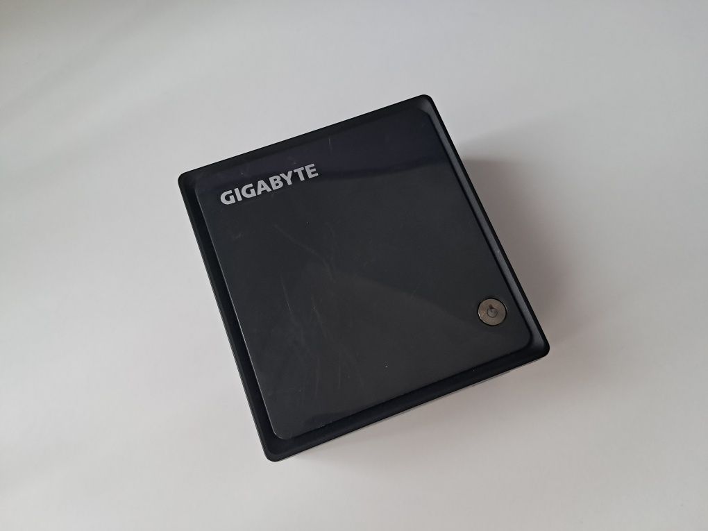 Mini komputer PC. Gigabyte GB Bace 3160 SSD 120GB 4GB WiFi