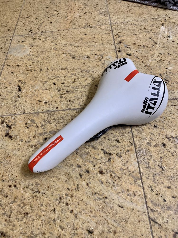 Siodełko Selle Italia Turbomatic Team Edition Białe 153mm