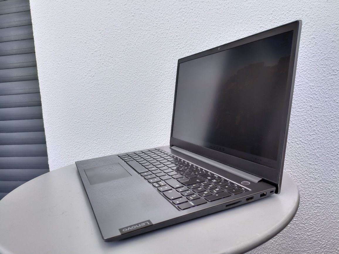 Portátil Lenovo Thinkbook 15-IIL / i5-1035G4 / 16GB RAM