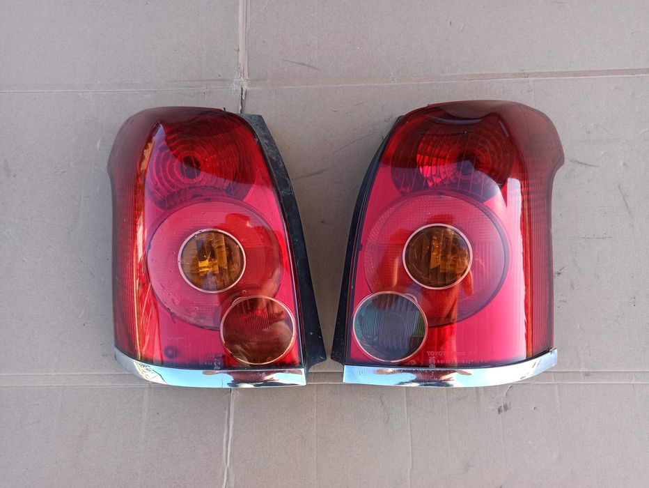 Lampy Lampa Lewa Prawa TOYOTA AVENSIS T25 02-06.r Kombi org TOYOTA