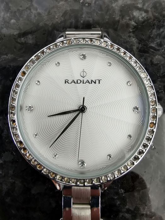 Relógio Feminino RADIANT Sunny RA388210 em Aço Prateado