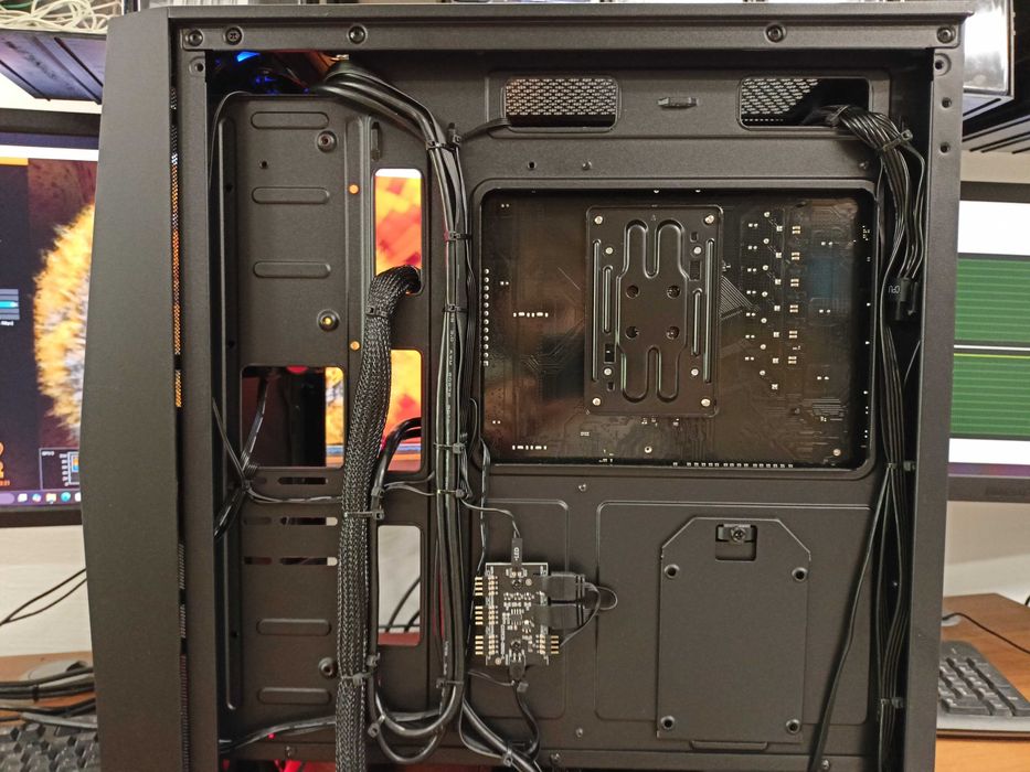 Nowy Komputer Gamingowy Ryzen 8700f 32GB 1TB SSD NVIDIA RTX 5070 W11