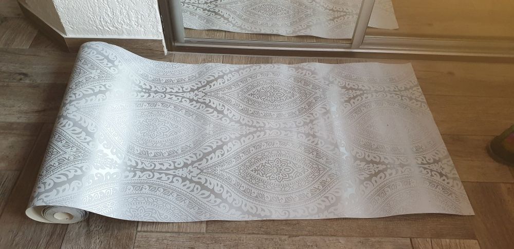 Tapeta rolka sz 50cm dl 10m .