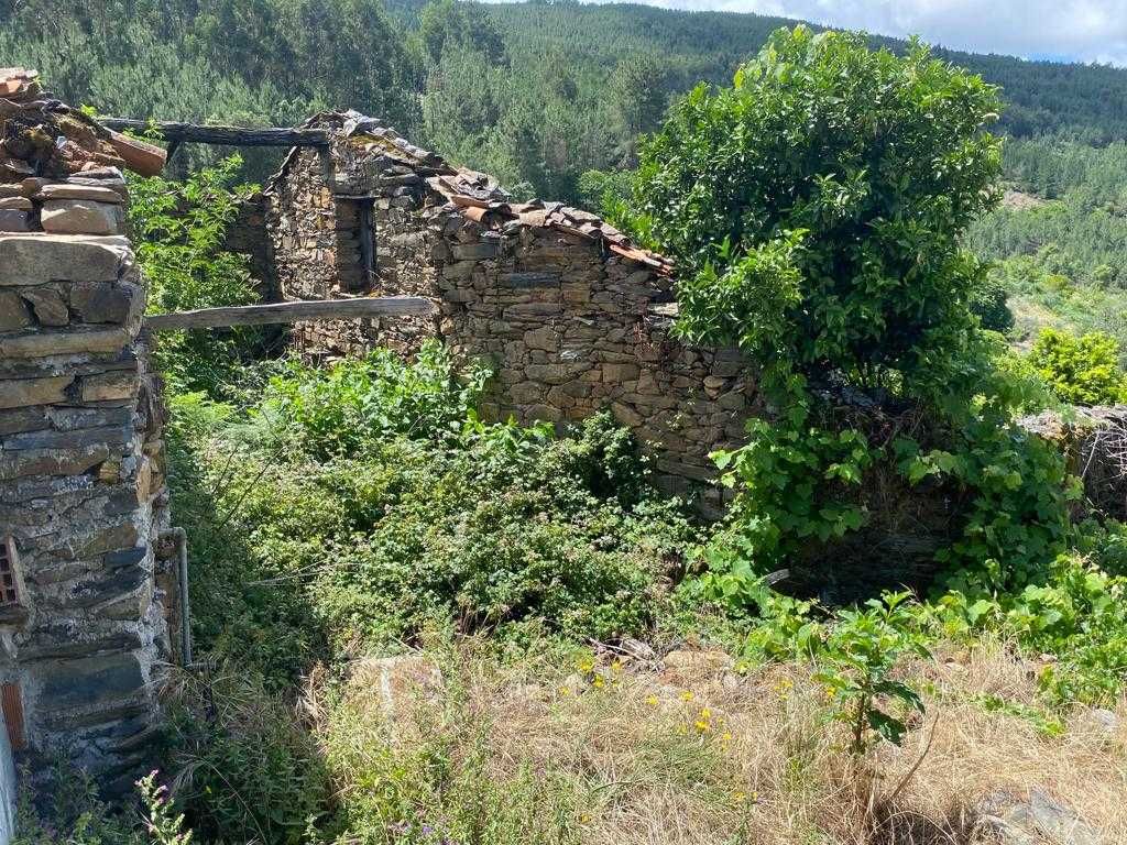 Terreno com casa para reconstrução  - Sardeiras de Baixo