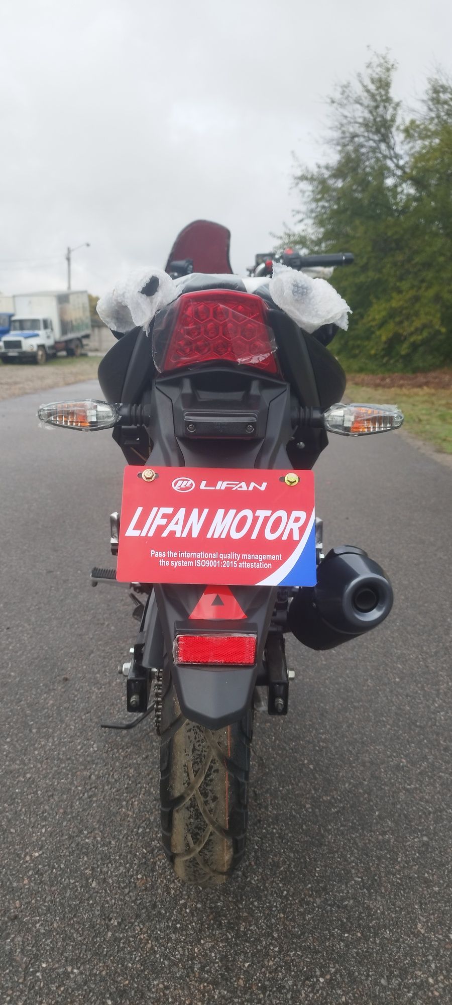 Мотоцикл Lifan KP200 (Lifan Irokez)Лифан Ирокез червоний, жовтий, чорн