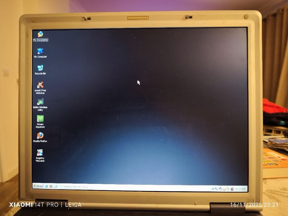 Portatil Airis pentium 4 a funcionar com carregador