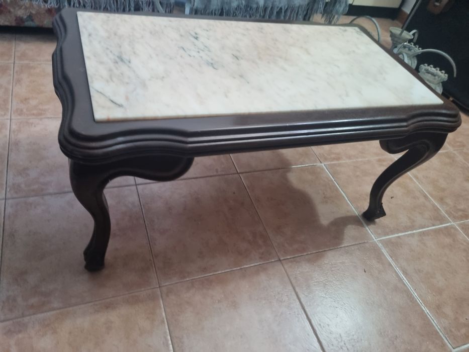 Mesa de sala com pedra mármore