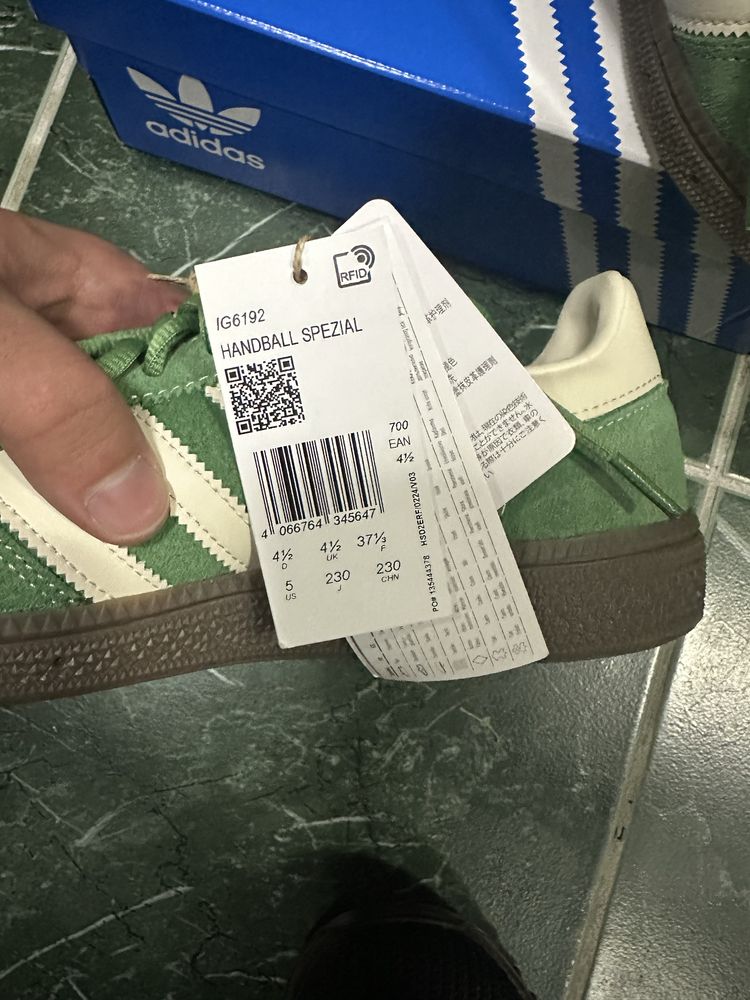 Жіночі кросівки Adidas Spezial IG 6192 37 1/3,  38 2/3